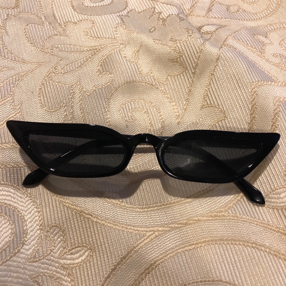 Small Wing Sunglasses - image 1